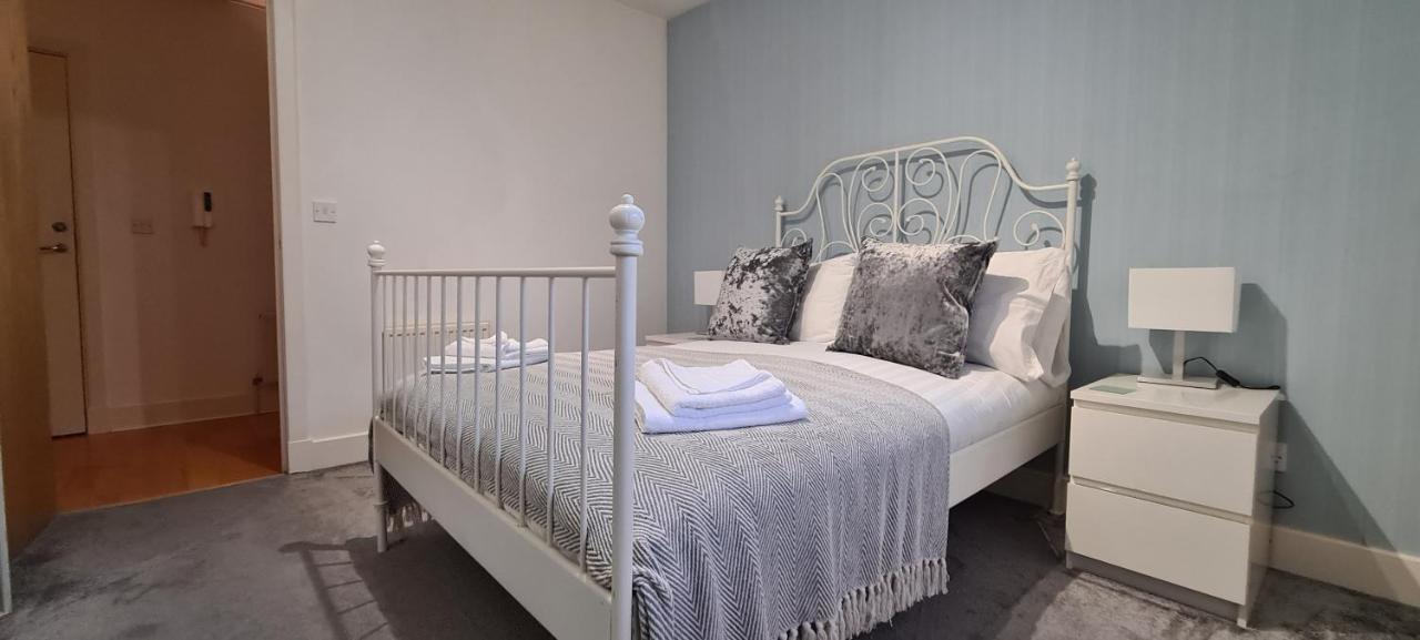Pass The Keys Spacious 3Beds Flat Near City Centre - Free Parking Edinburg Exteriör bild