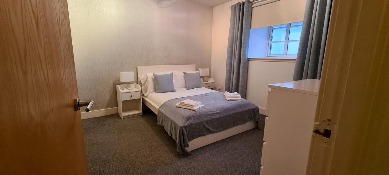 Pass The Keys Spacious 3Beds Flat Near City Centre - Free Parking Edinburg Exteriör bild