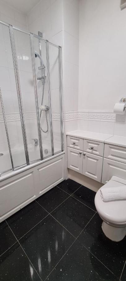 Pass The Keys Spacious 3Beds Flat Near City Centre - Free Parking Edinburg Exteriör bild