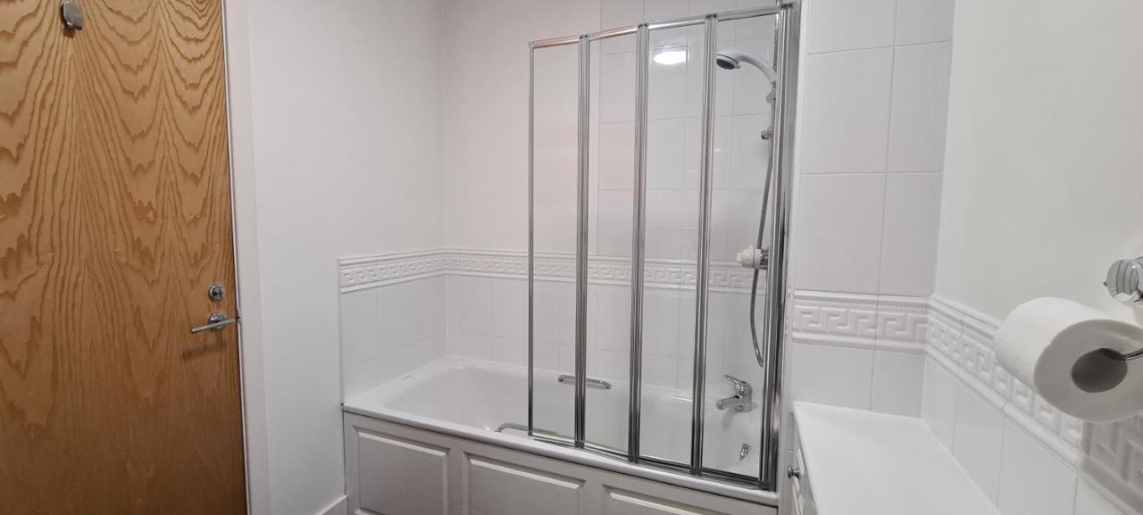 Pass The Keys Spacious 3Beds Flat Near City Centre - Free Parking Edinburg Exteriör bild