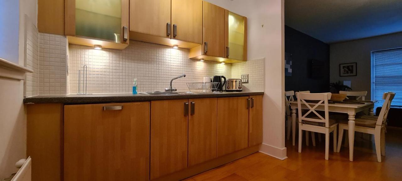 Pass The Keys Spacious 3Beds Flat Near City Centre - Free Parking Edinburg Exteriör bild
